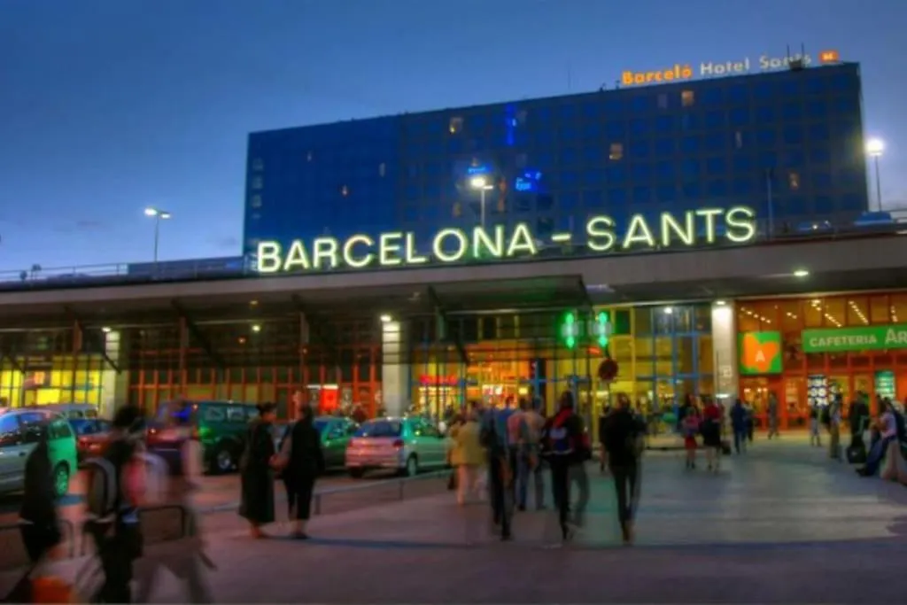 Apartments Bcn Central-Atico Sants Barcelona